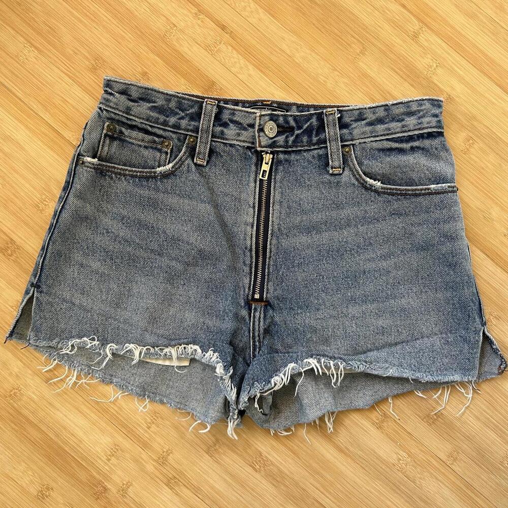 A&F Annie High Rise Shorts 26 Women’s 2 Exposed Zipper Denim Light Wash Cute